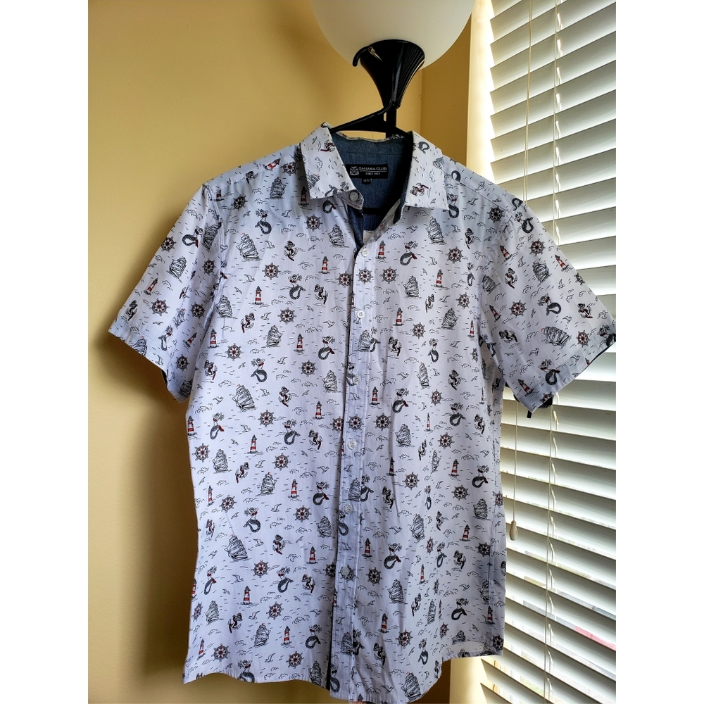 Cassual shirt.